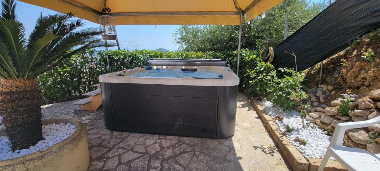La Terrazza Motta Bed & Breakfast Atri Dış mekan fotoğraf