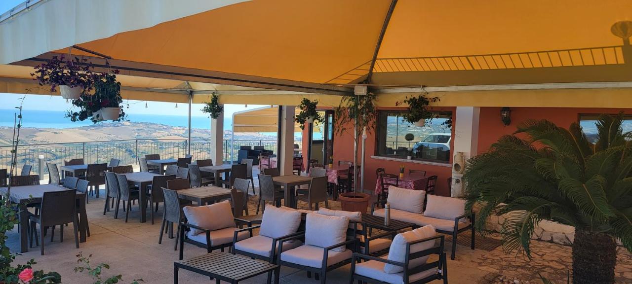 La Terrazza Motta Bed & Breakfast Atri Dış mekan fotoğraf
