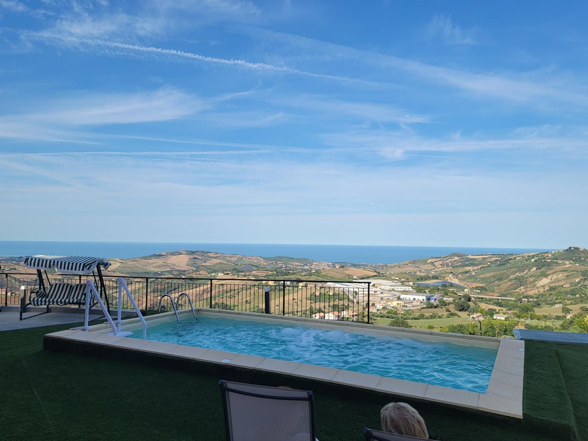 La Terrazza Motta Bed & Breakfast Atri Dış mekan fotoğraf