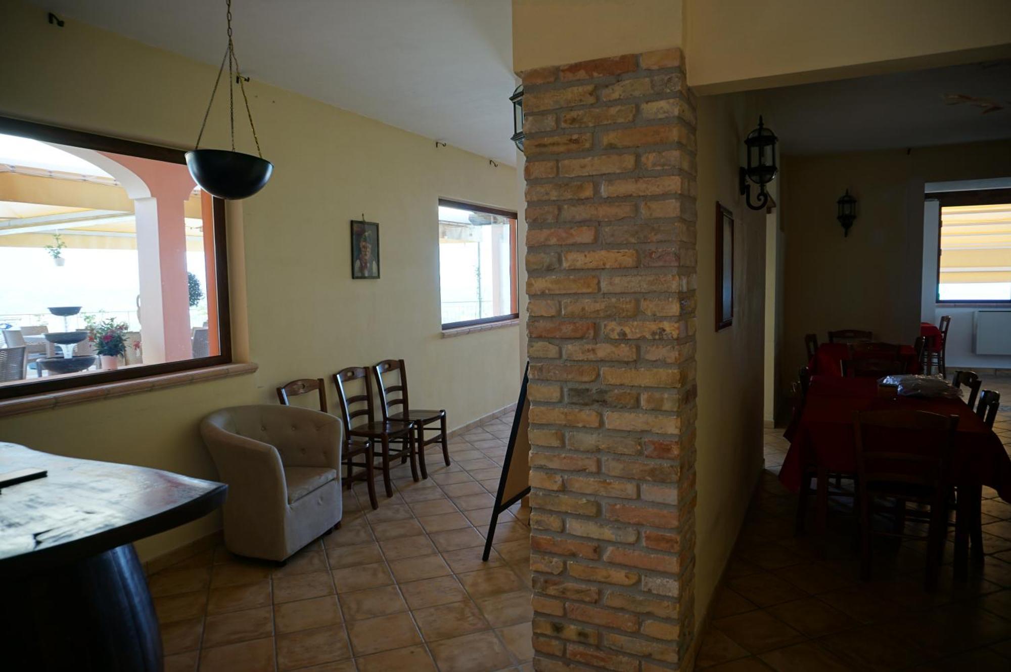 La Terrazza Motta Bed & Breakfast Atri Dış mekan fotoğraf