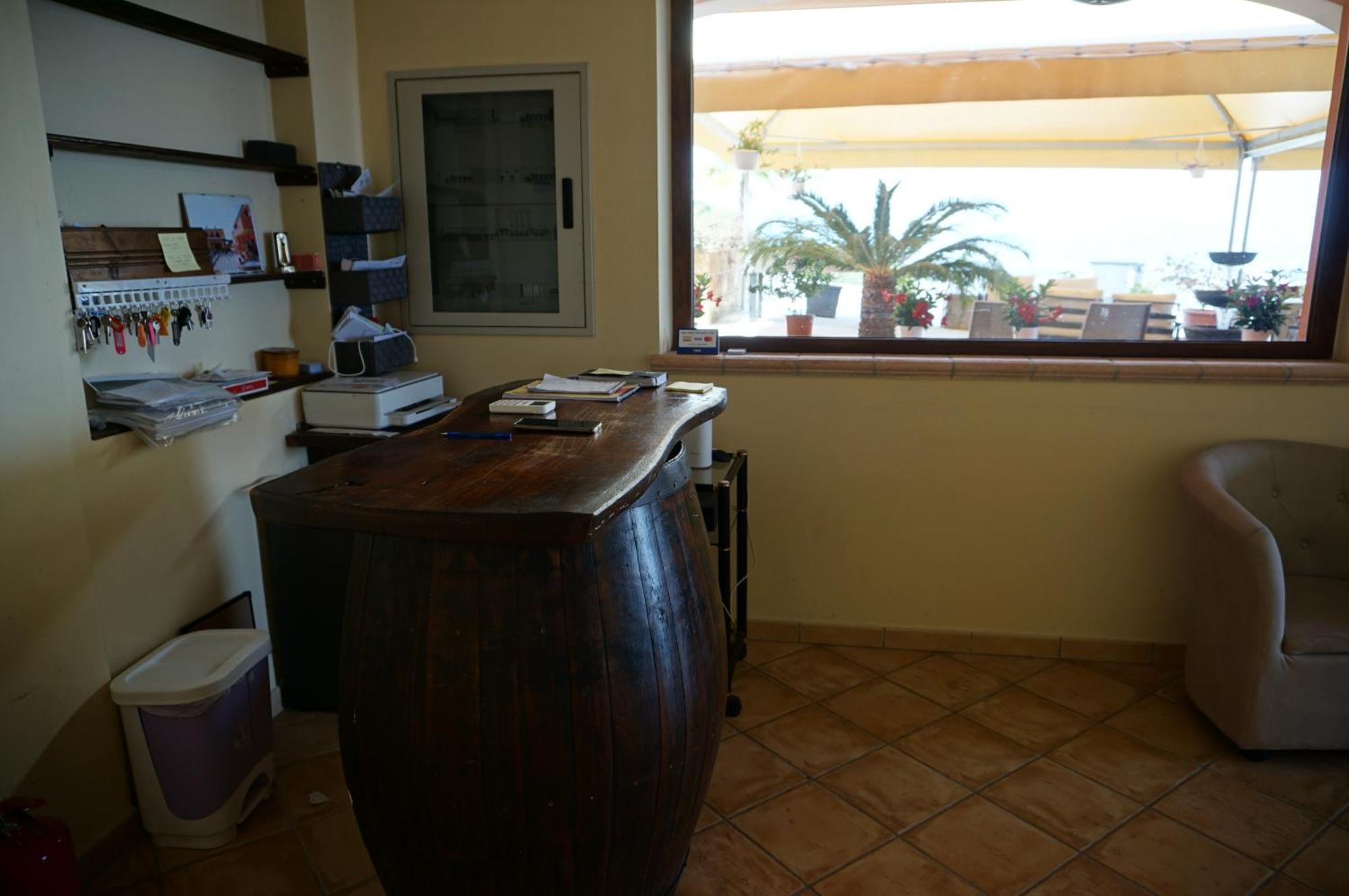 La Terrazza Motta Bed & Breakfast Atri Dış mekan fotoğraf