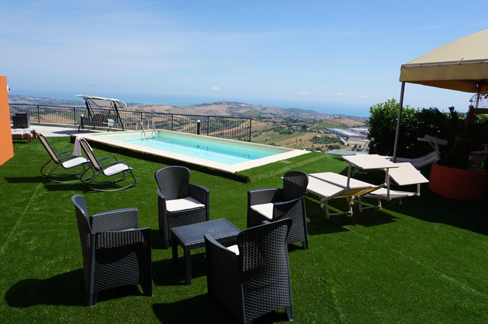 La Terrazza Motta Bed & Breakfast Atri Dış mekan fotoğraf